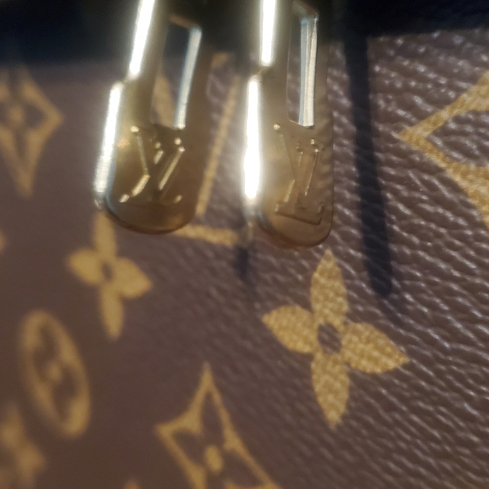 Large Authentic Louis Vuitton Monogram Rolling Su… - image 3